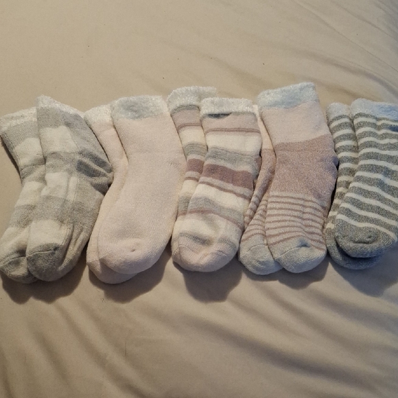 Accessories - NWOT Lot Of 5 Soft Fuzzy Slipper Socks